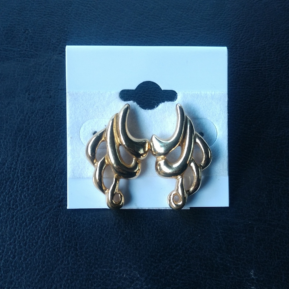 Elegant Gold Earrings
